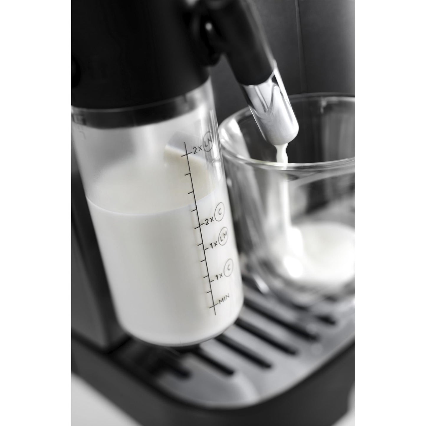 DeLonghi ECAM29062B Magnifica Evo Black Coffee Machine (Black)