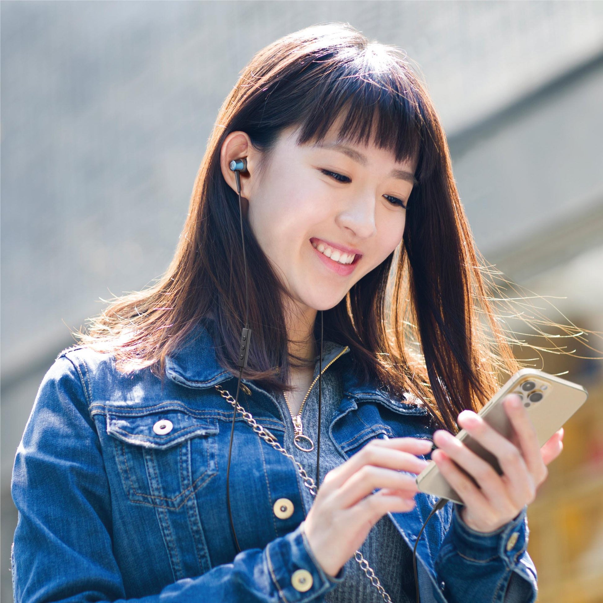 Audio-Technica Lightning In-ear Headphones (Black)