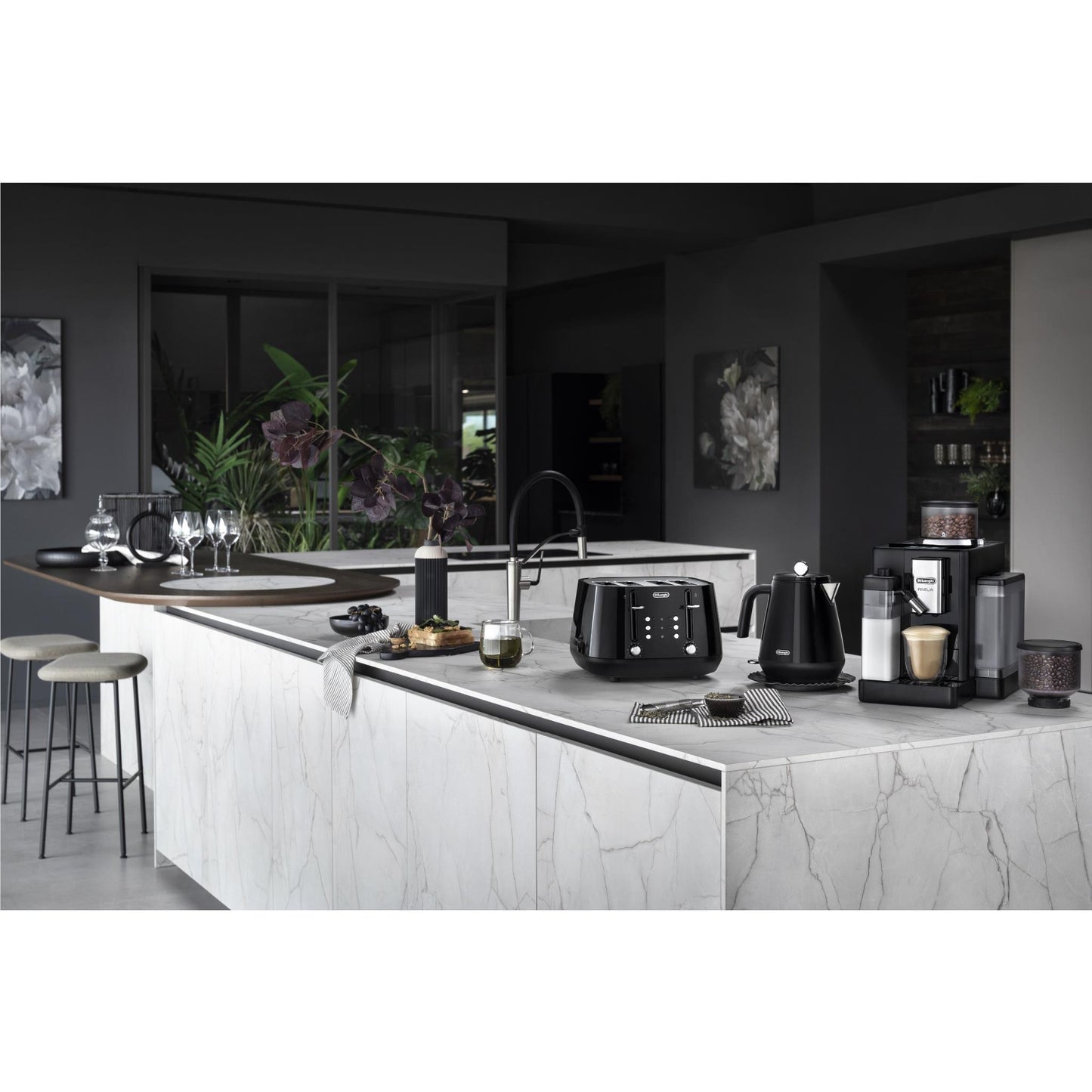 De'Longhi Rivelia Fully Automatic Coffee Machine (Onyx Black)