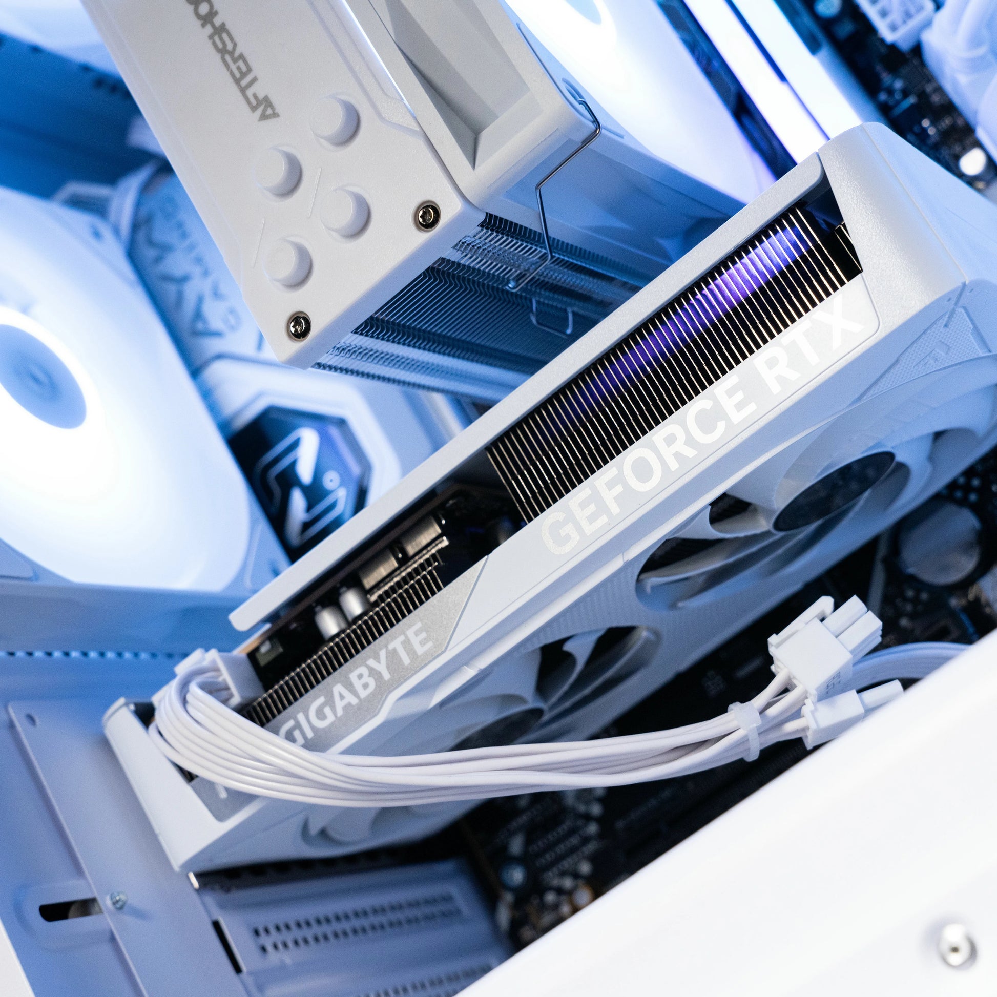 Aftershock Cloud | RTX 5060 | Ryzen 5 7500F | Desktop Gaming PC