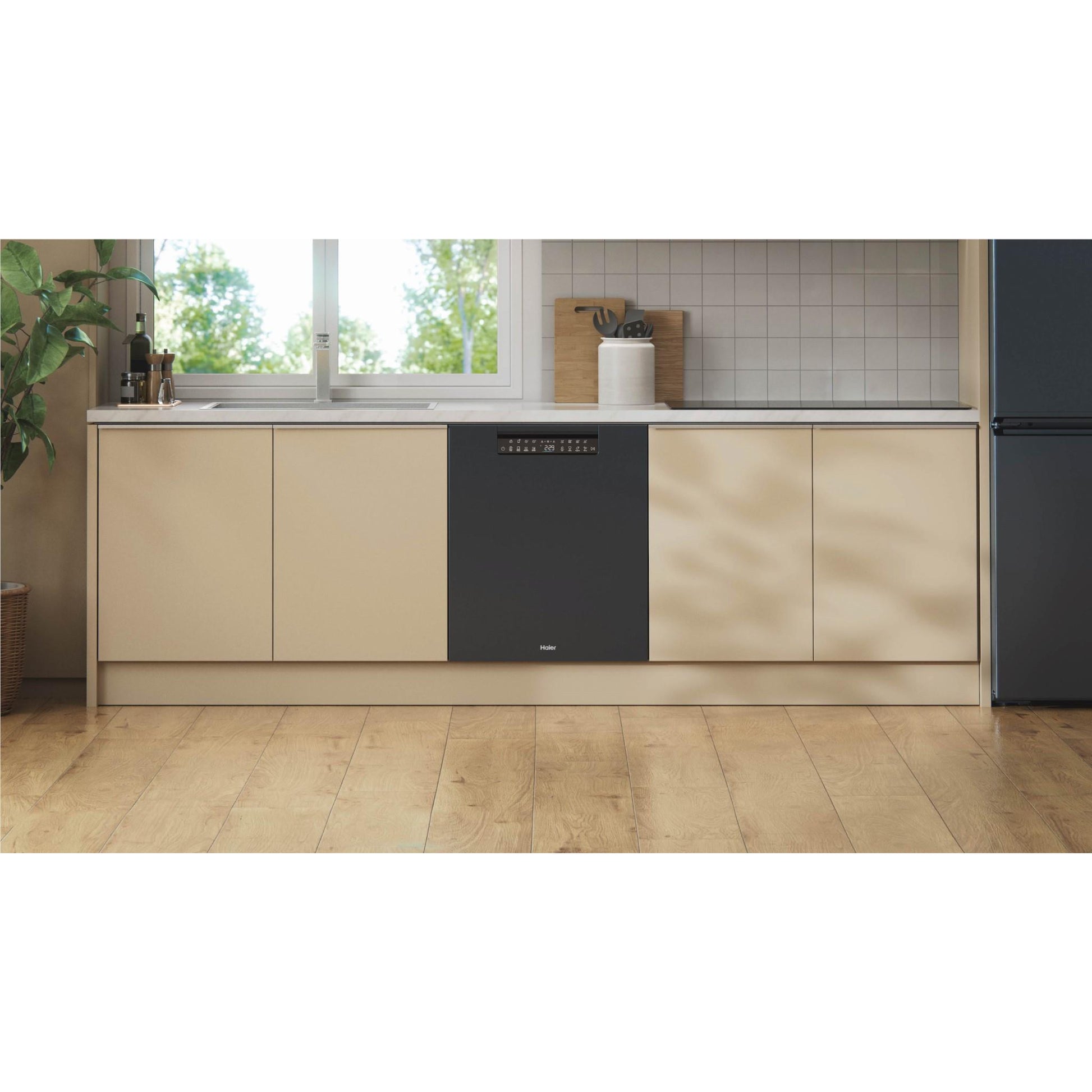 Haier HDW15U3B1 15-Place Setting Built Under Dishwasher (Black)