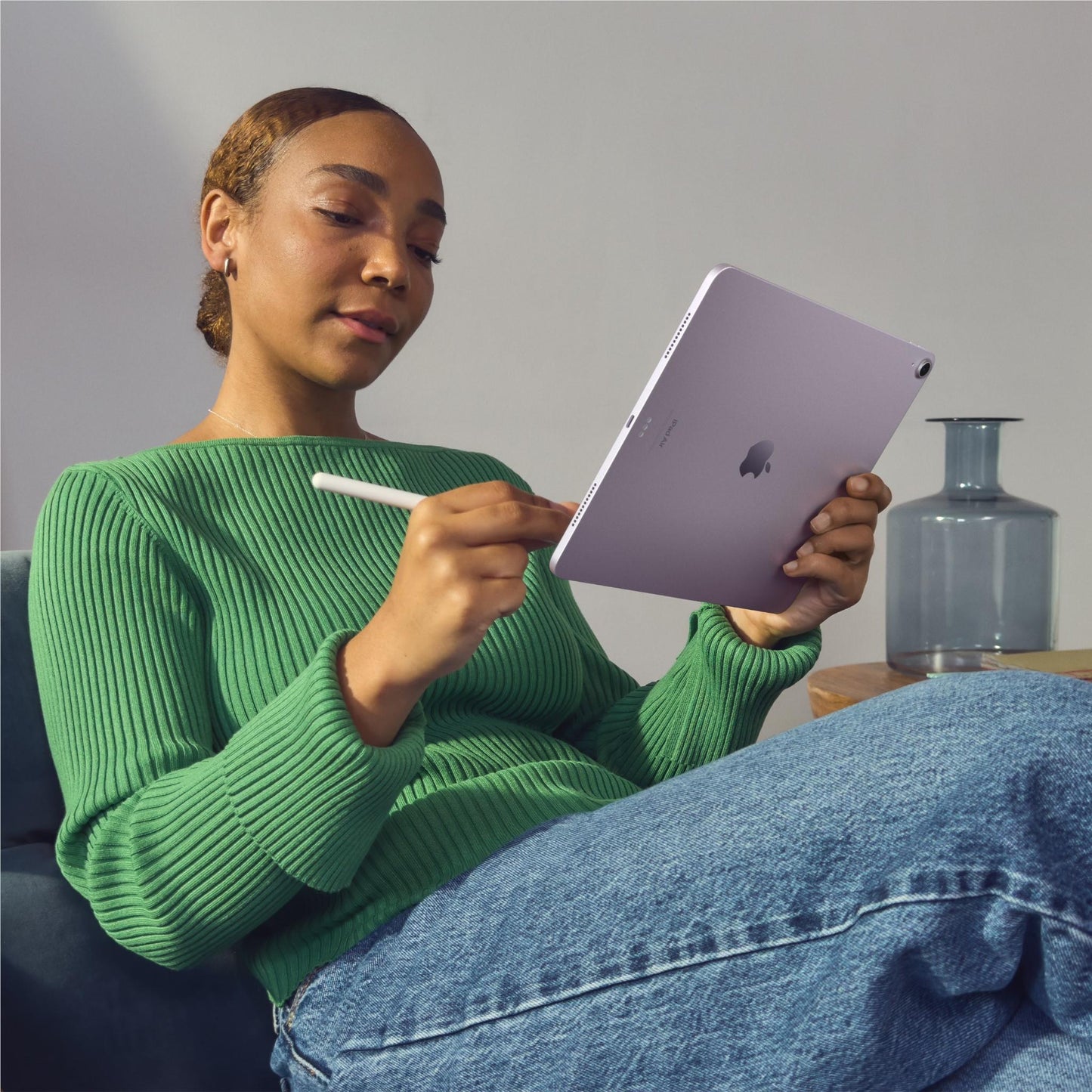 Apple iPad Air 13-inch M2 128GB Wi-Fi (Purple) [~Refurbished]