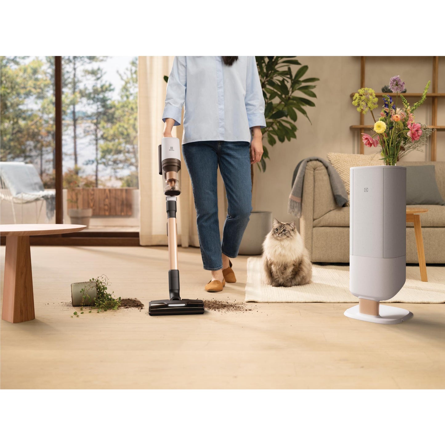 Electrolux 800 Series Cordless Stick Vac with Clean Station