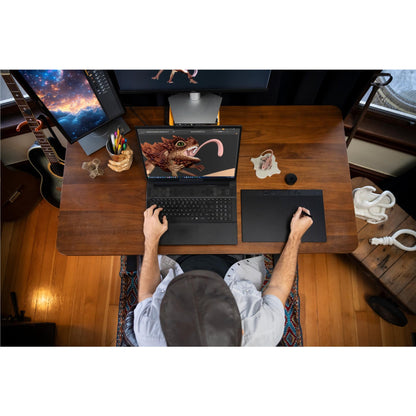 Wacom Intuos Pro with Wacom Pro Pen 3 (Medium)