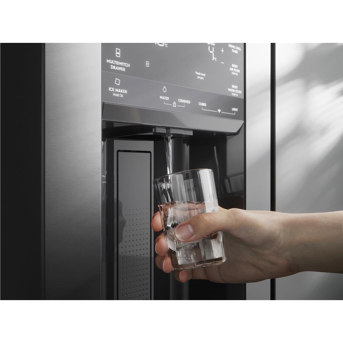 Electrolux  EHE6191BB 609L UltimateTaste 900 French door fridge (Matte Black)