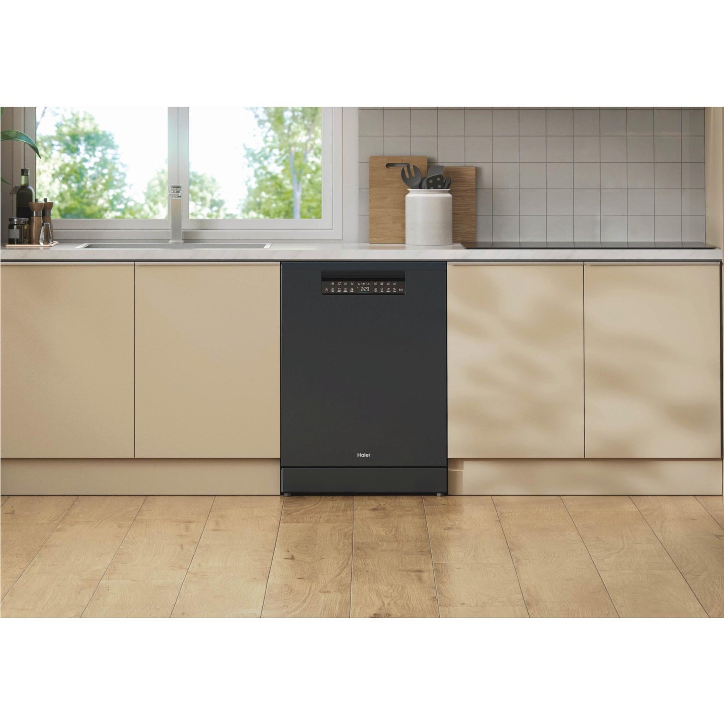 Haier HDW15F4B1 600 Series 15-Place Freestanding Dishwasher (Black)
