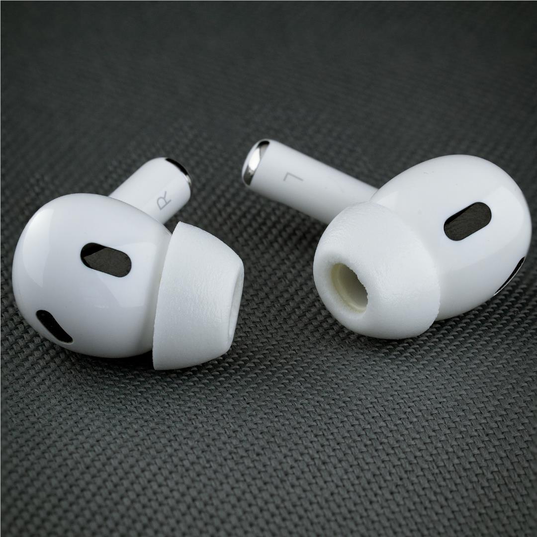 Comply TRUEGXP MAX Ear Tips for Apple AirPods Pro 1/2 (White) [Large - 3 Pairs]