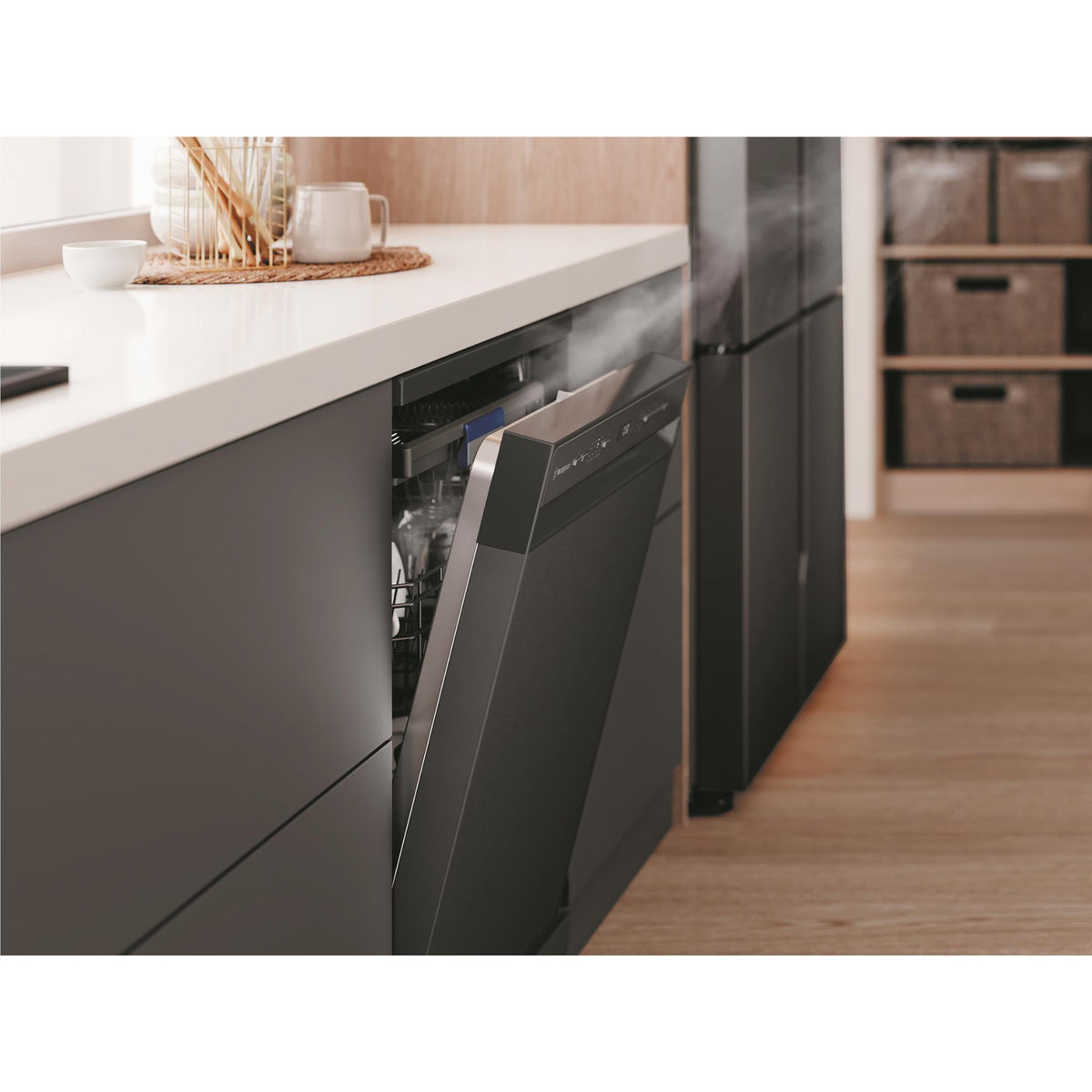 Westinghouse WSF6606KXC 15-Place Setting Freestanding Dishwasher (Black)