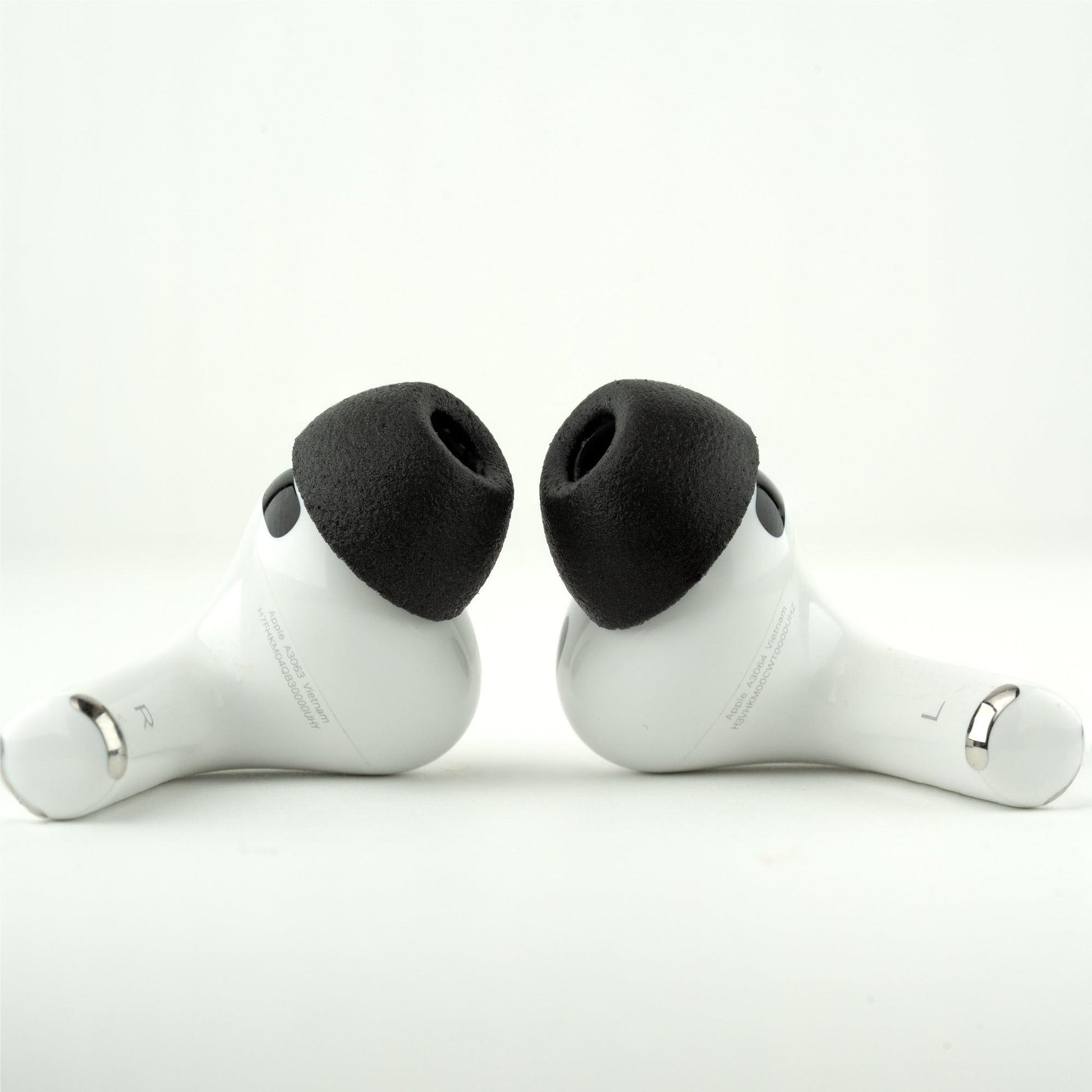 Comply TRUEGRIP Max Headphone Ear Tips for AirPods Pro 3 (Black) [Assorted]