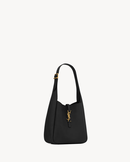 LE 5 À 7 supple small in grained leather