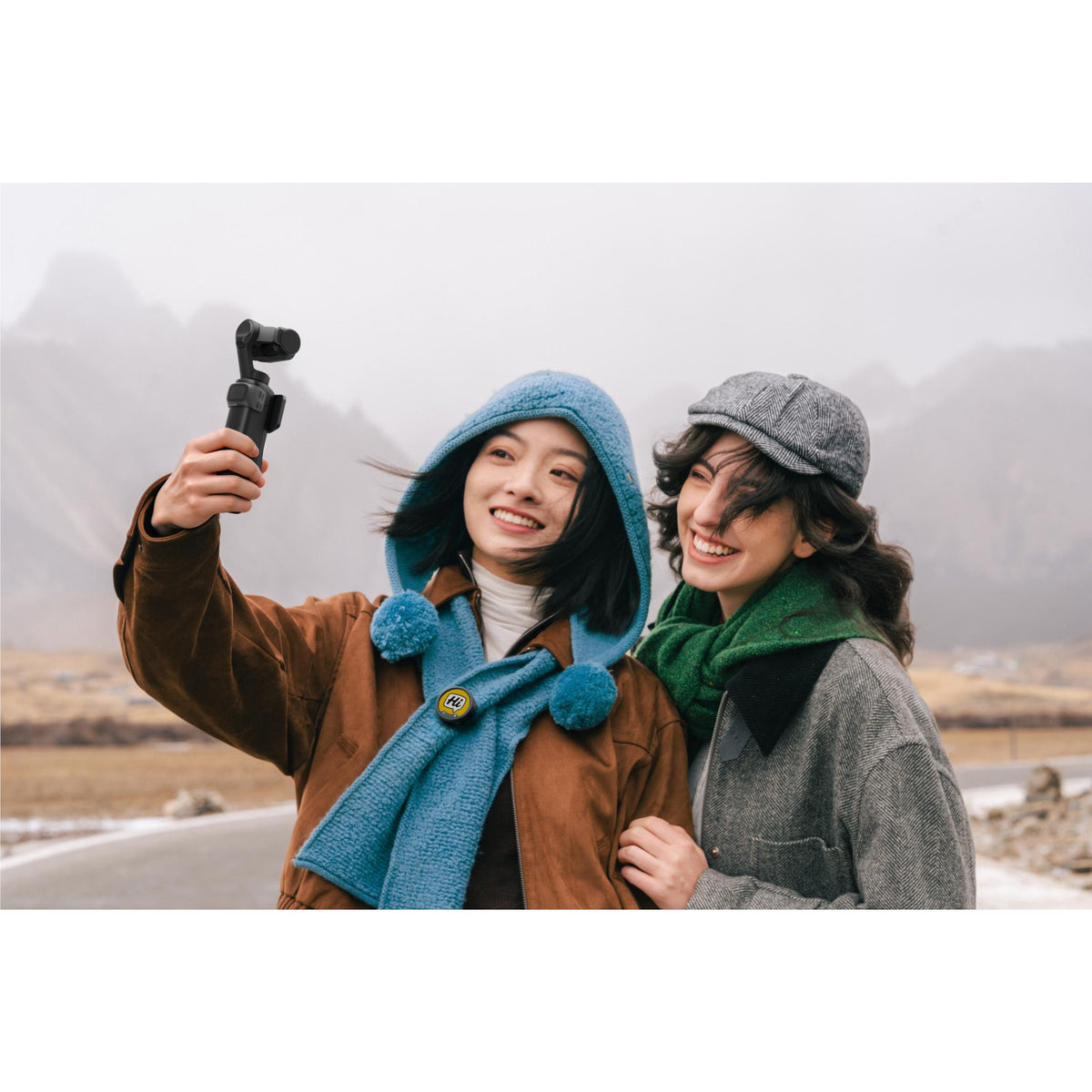 Insta360 Luna Ultra 8K Gimbal Camera Standard Bundle (Cosmic Black)