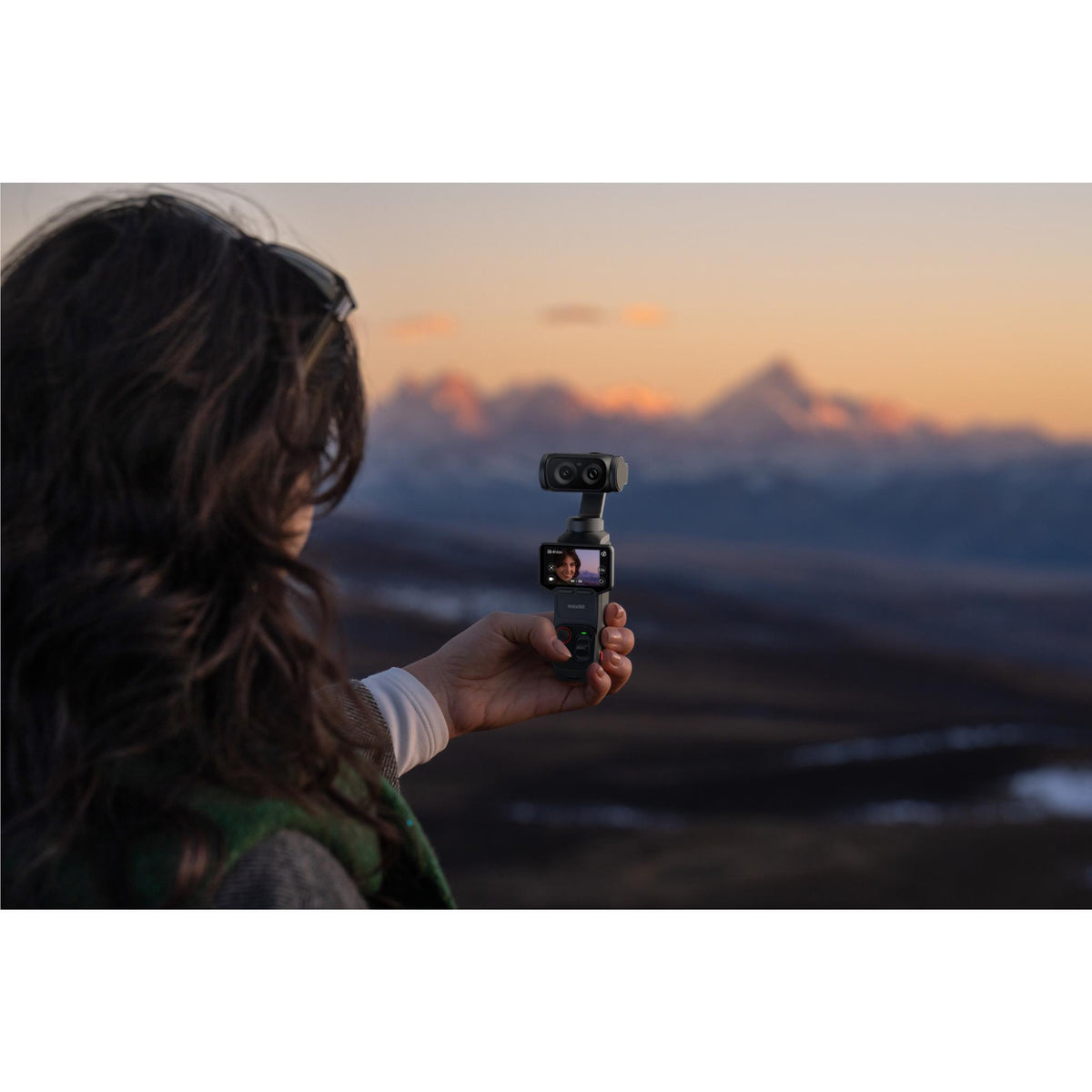 Insta360 Luna Ultra 8K Gimbal Camera Standard Bundle (Cosmic Black)