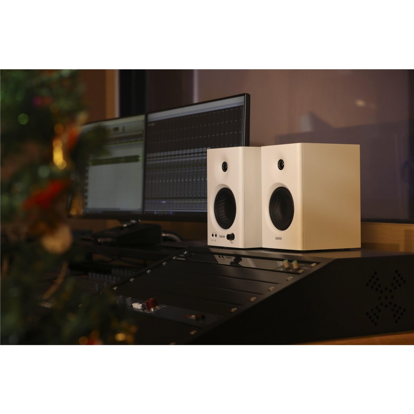 Edifier MR4 Powered Studio Monitor Speakers (White)