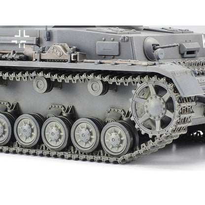 Tamiya 1/35 German Tank Panzerkampfwagen IV Ausf. F / Sd.Kfz.161