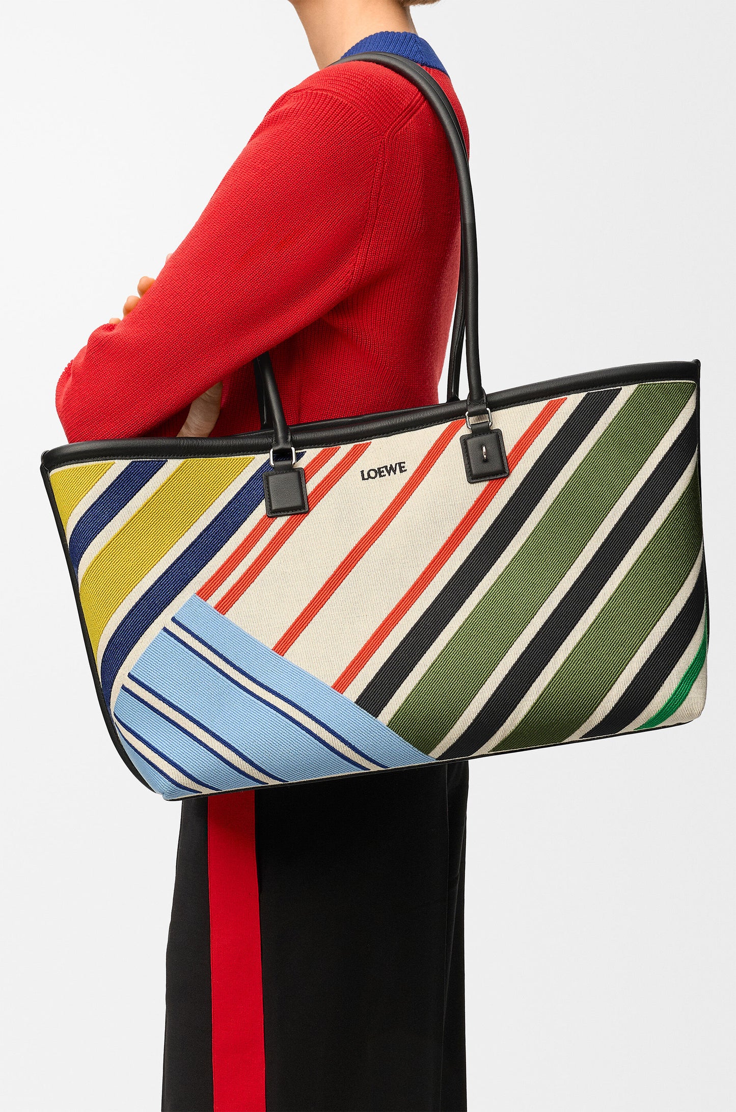 Large Verano tote in embroidered canvas