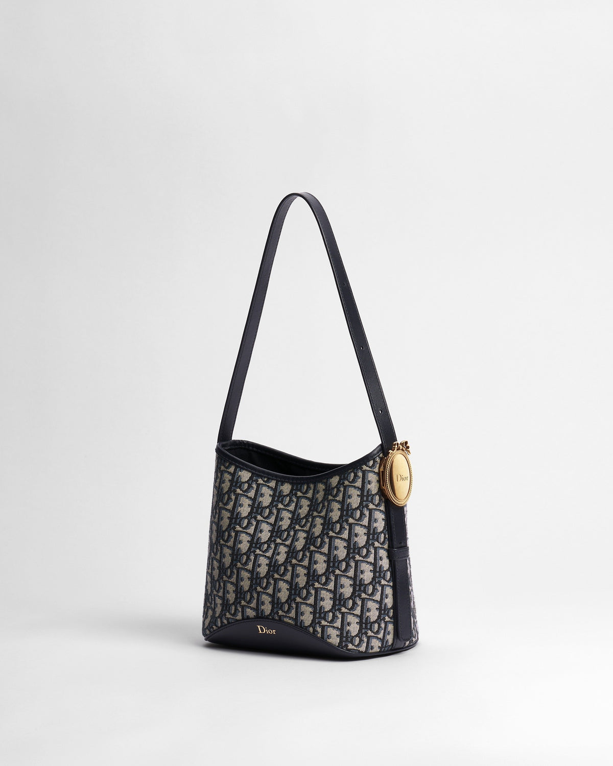 Small Dior Médaillon Bucket Bag Blue Dior Oblique Jacquard