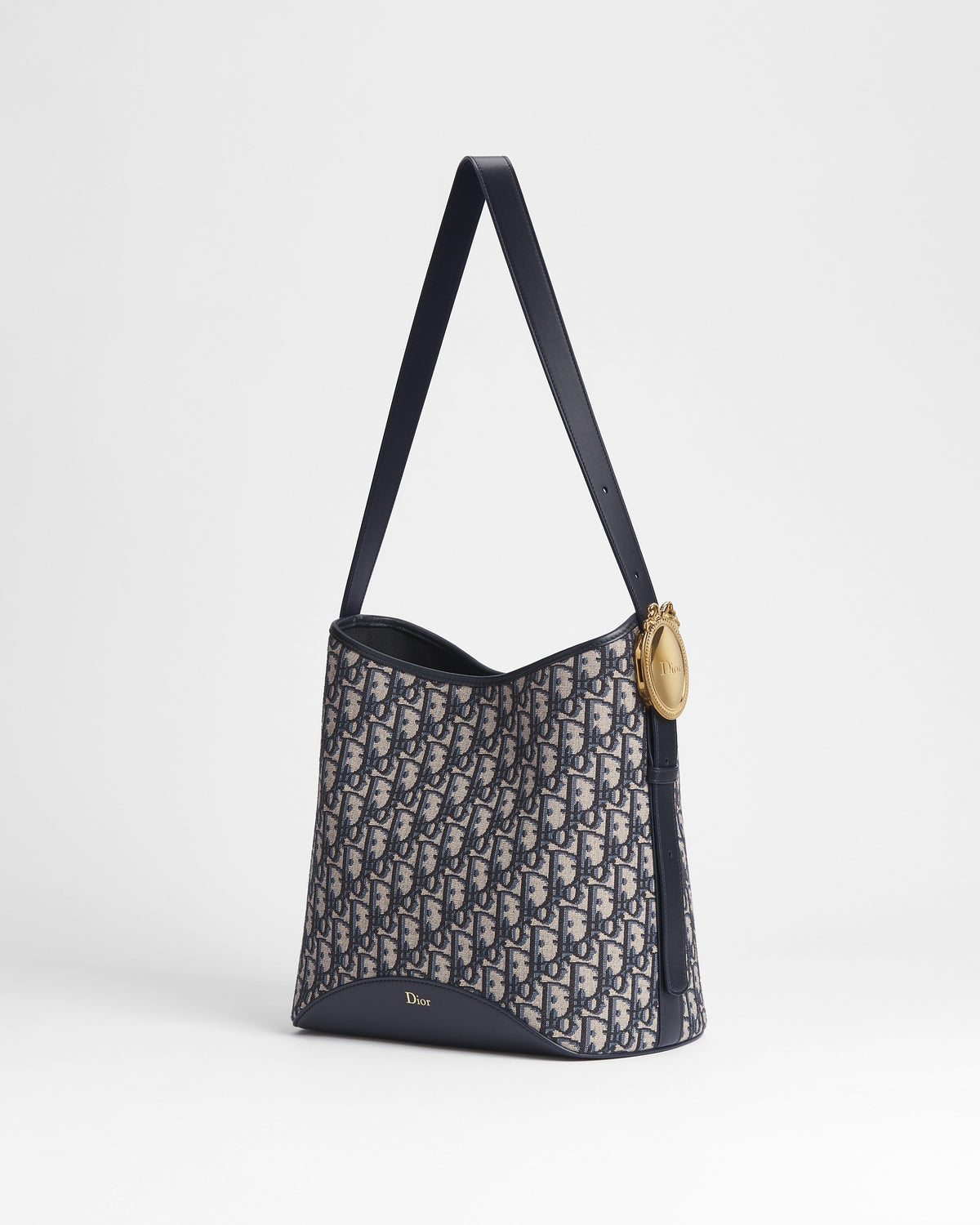 Medium Dior Médaillon Bucket Bag Blue Dior Oblique Jacquard