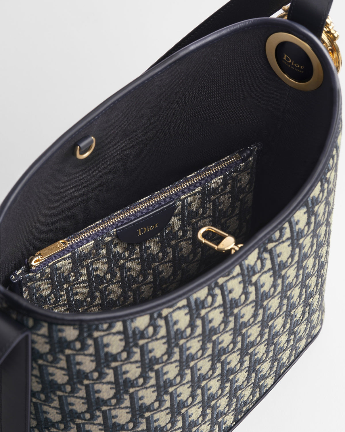 Medium Dior Médaillon Bucket Bag Blue Dior Oblique Jacquard