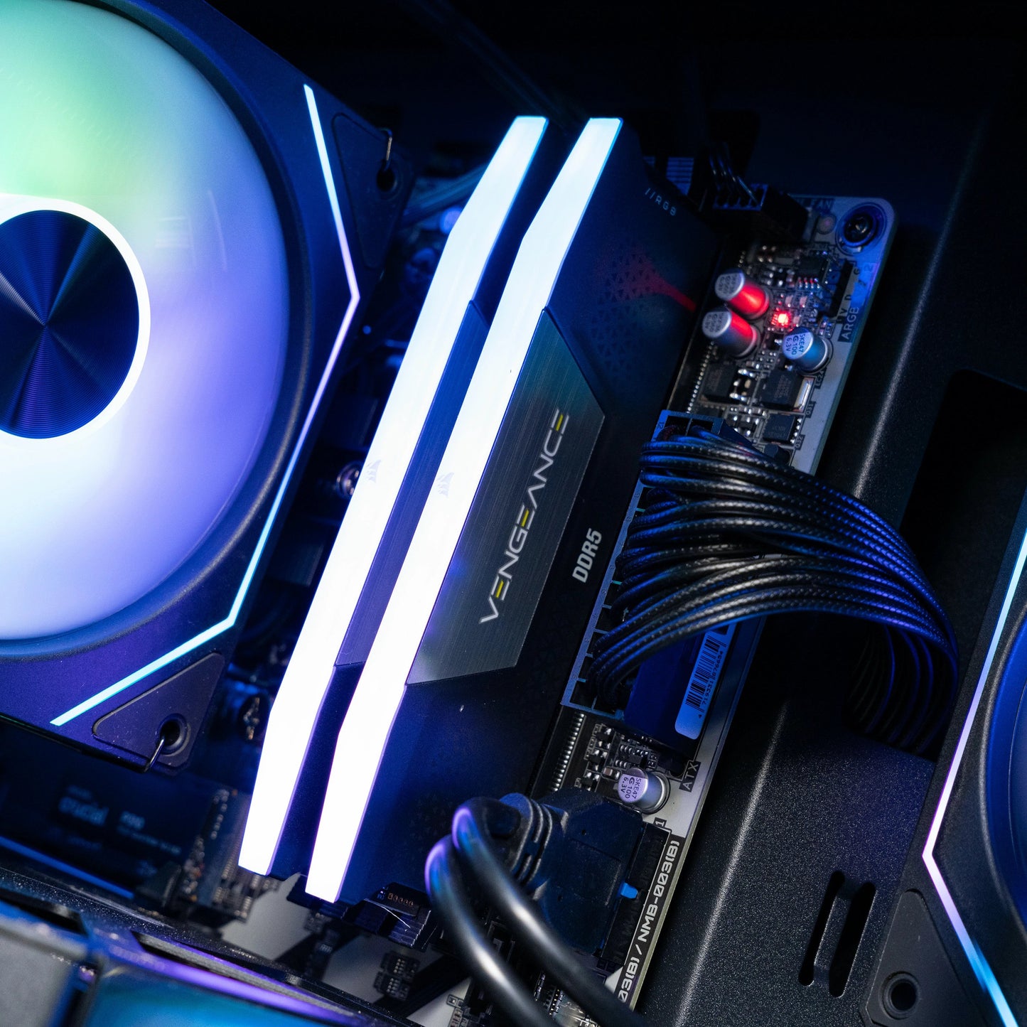 Aftershock Chamber | RTX 5070 Dual OC 12GB | Ryzen™ 5 7500F | 16GB DDR5 | Gaming PC