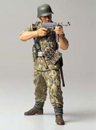 Tamiya 1/16 WWII German Elite Infantry Man