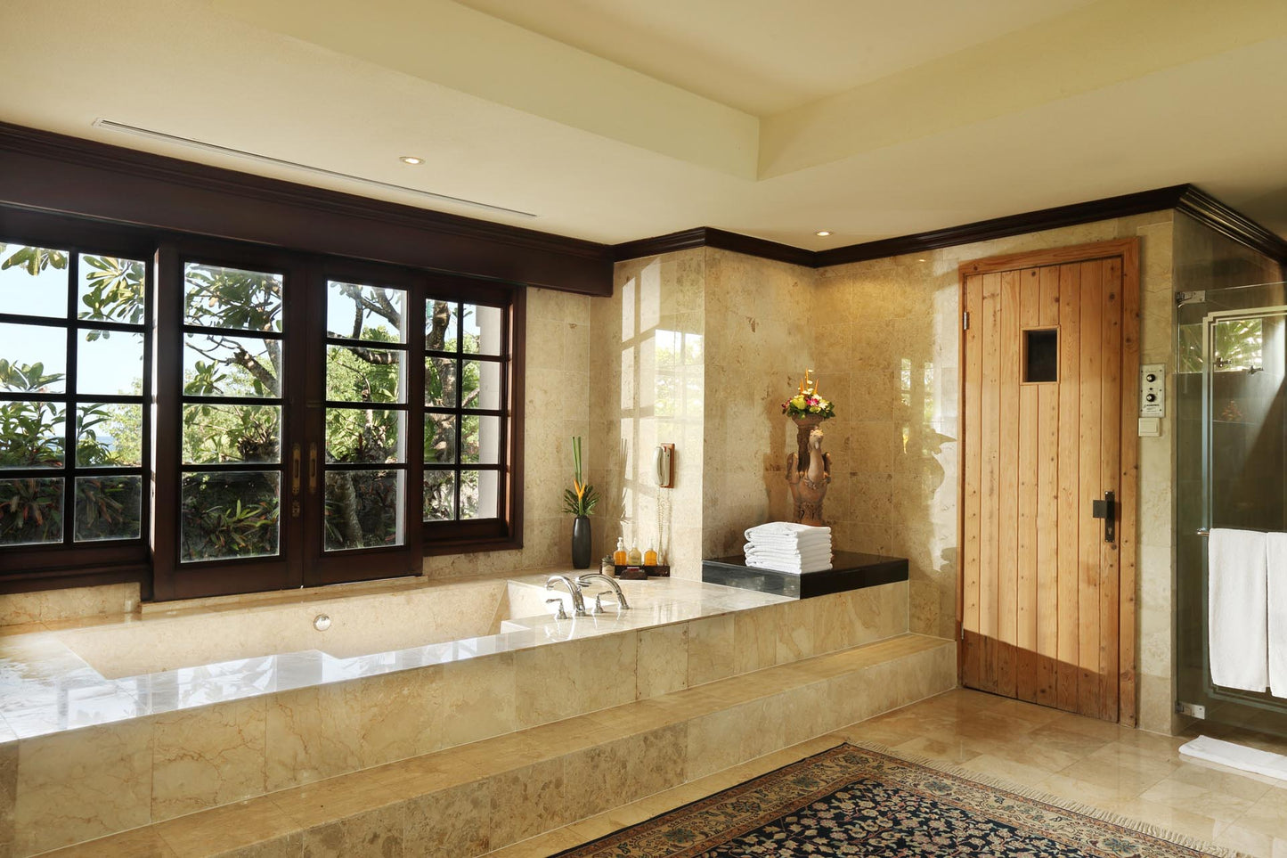 Ayodya Palace suite bathroom