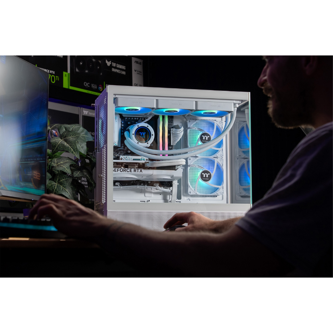 Thermaltake Horizon PRO V2 Snow Gaming Desktop PC (AMD 7600 / RTX 5070 / 32GB RAM)