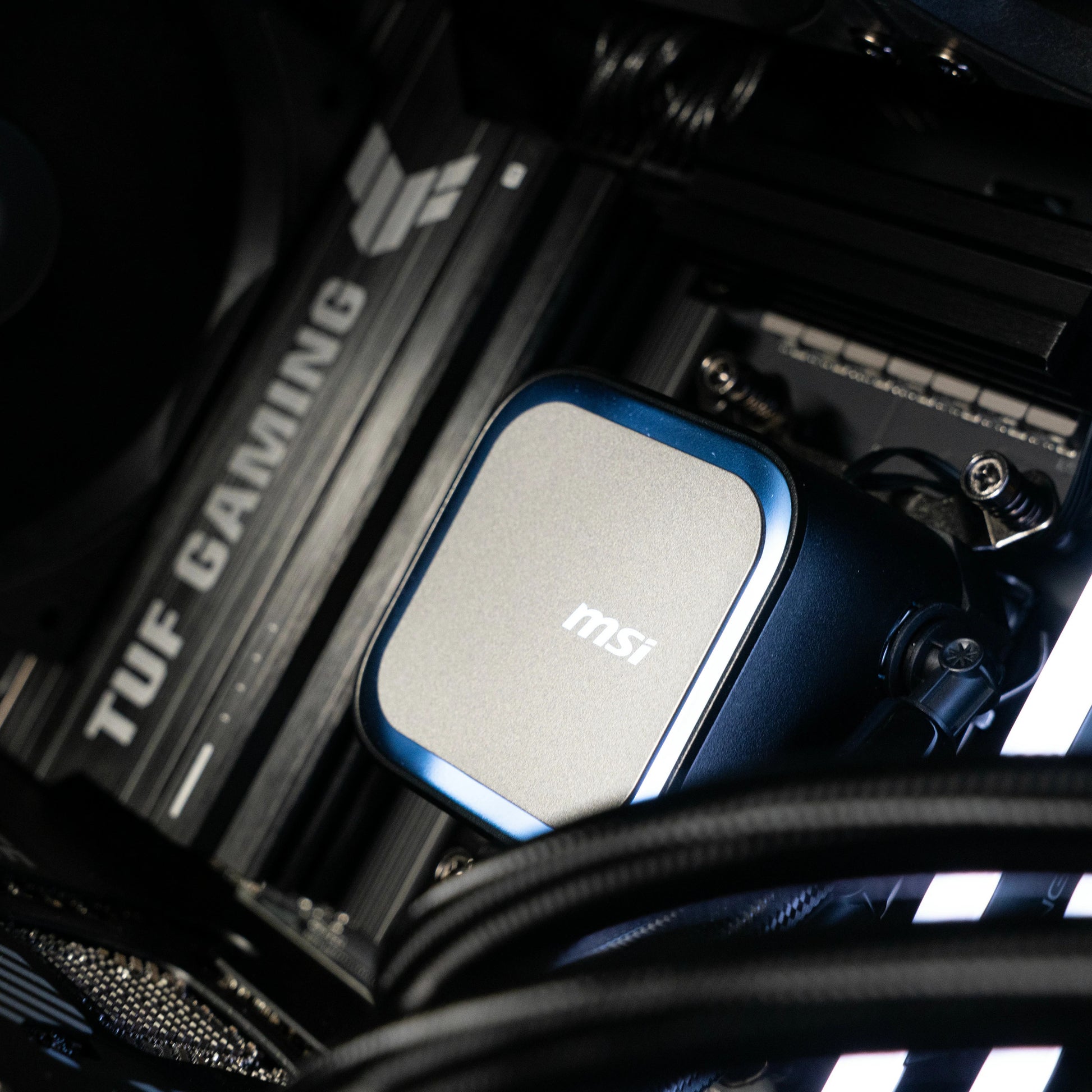 Aftershock Creator Max | RTX 5090 OC 32GB | Ryzen 9 9900X | Desktop Gaming PC