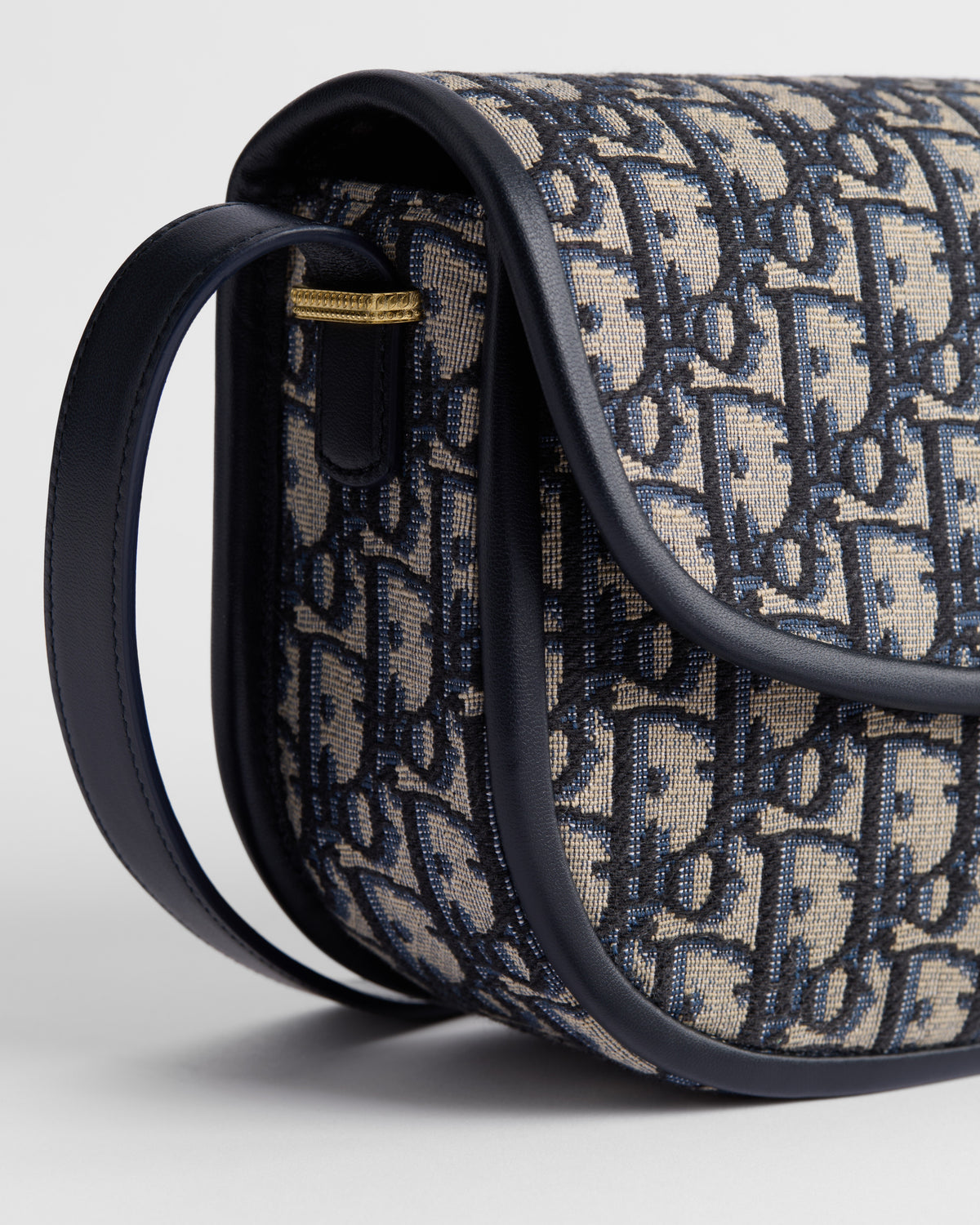 Medium Dior Médaillon Flap Bag Blue Dior Oblique Jacquard