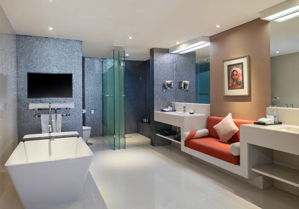 Double-Six Luxury Hotel Seminyak suite bathroom