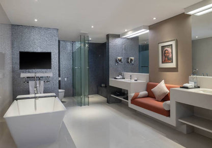 Double-Six Luxury Hotel Seminyak junior suite bathroom