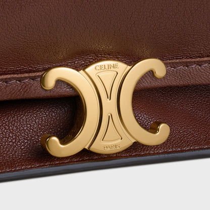 Soft Triomphe Besace in Supple Shiny Lambskin - Deep Brown - Triomphe clasp close-up