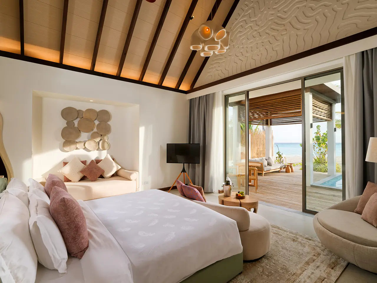Meyyafushi Maldives beach villa bathroom